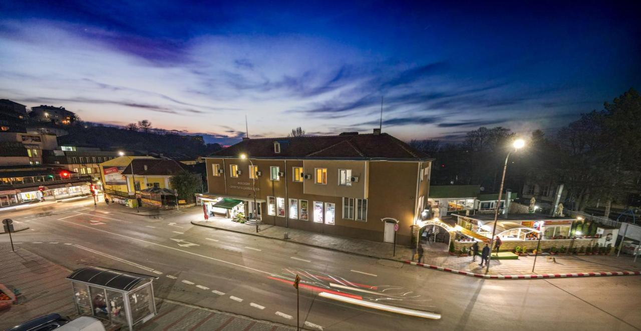 Пансион - Димитър Хадживасилев Svishtov Exterior photo