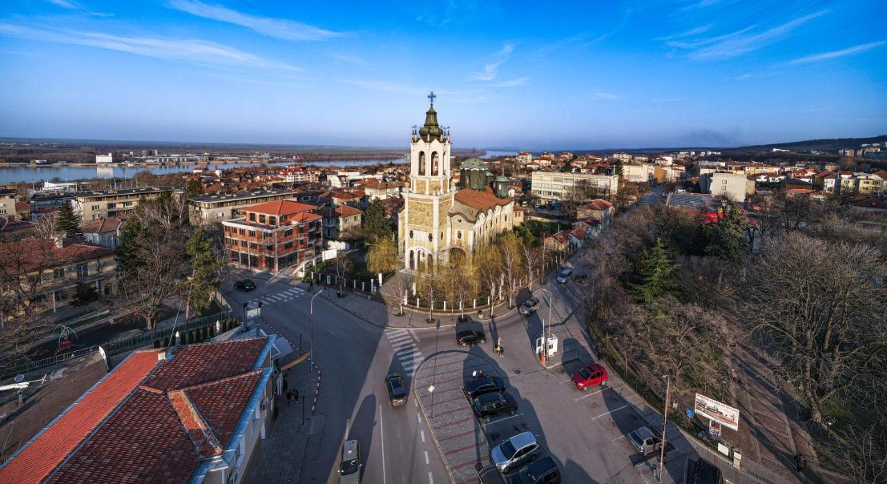 Пансион - Димитър Хадживасилев Svishtov Exterior photo