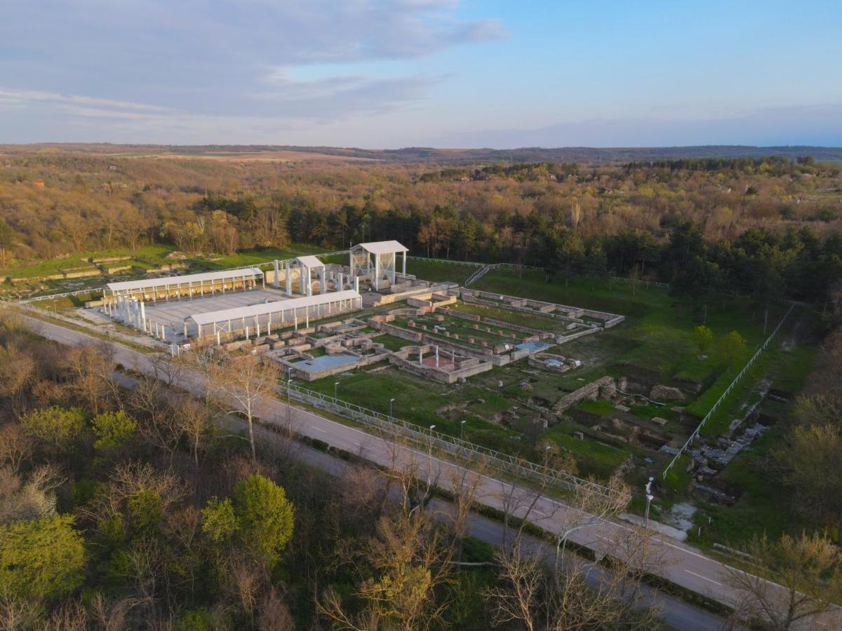 Пансион - Димитър Хадживасилев Svishtov Exterior photo