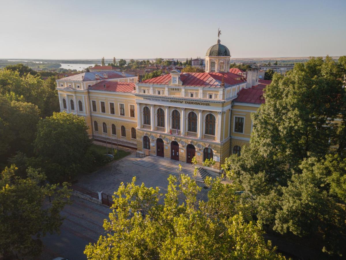 Пансион - Димитър Хадживасилев Svishtov Exterior photo
