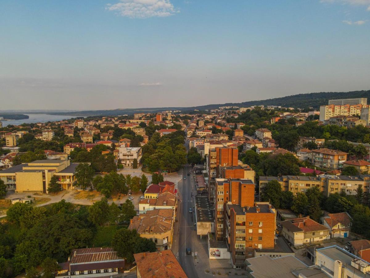 Пансион - Димитър Хадживасилев Svishtov Exterior photo